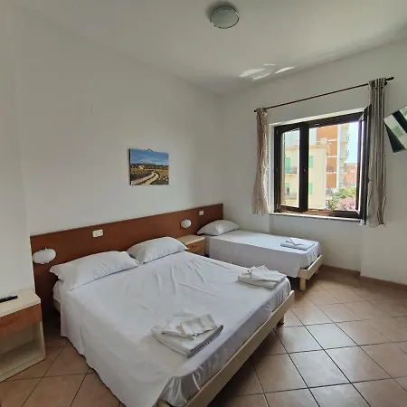 Отель Hotel Acciaroli 3*