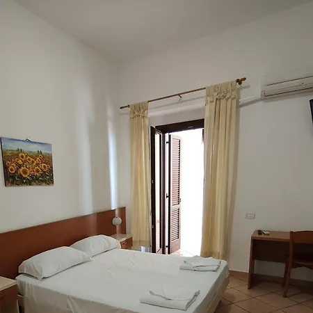 Hotel Acciaroli Аччароли
