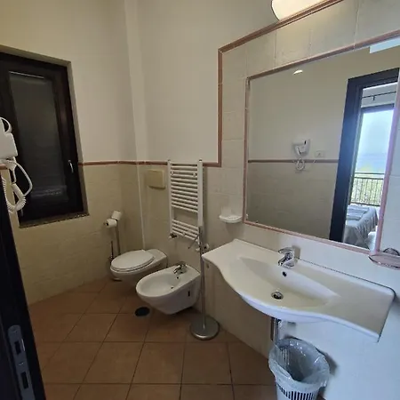 Отель Hotel Acciaroli 3*
