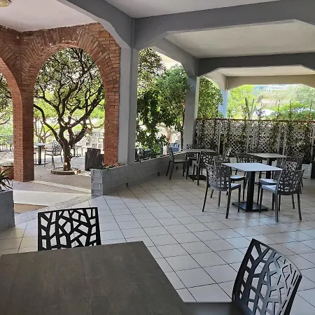 Hotel Acciaroli 3* アッチャロリ