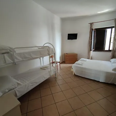 Hotel Acciaroli ホテル アッチャロリ