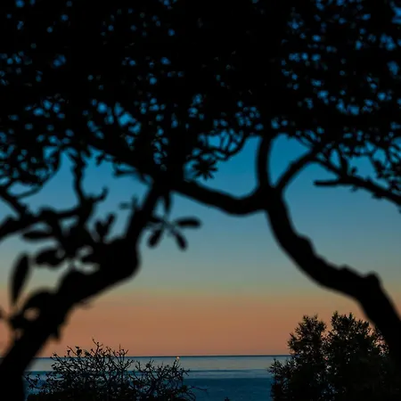 ホテル Hotel Acciaroli アッチャロリ