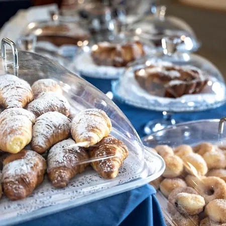 Hotel Acciaroli 3* アッチャロリ