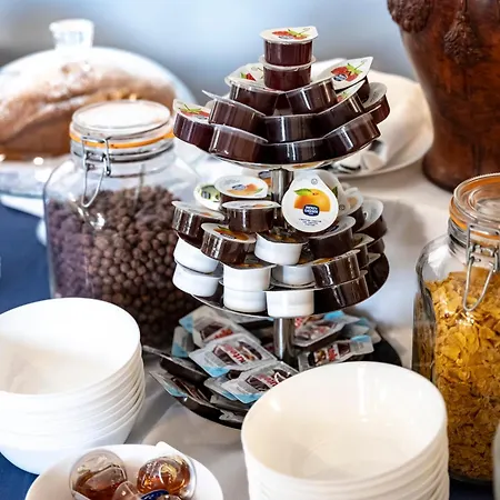 Hotel Acciaroli アッチャロリ