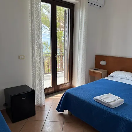 Hotel Acciaroli ホテル